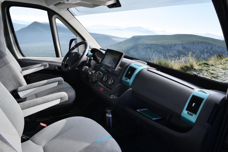 Интерьер Peugeot Boxer 4x4 Concept 2019 года  (фото 13 из 27)